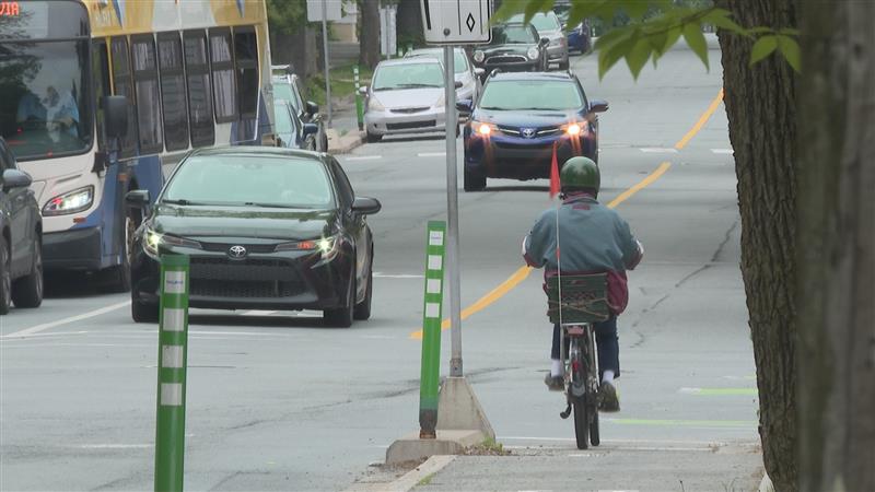 Някои колоездачи в Халифакс се превръщат в висока предавка в