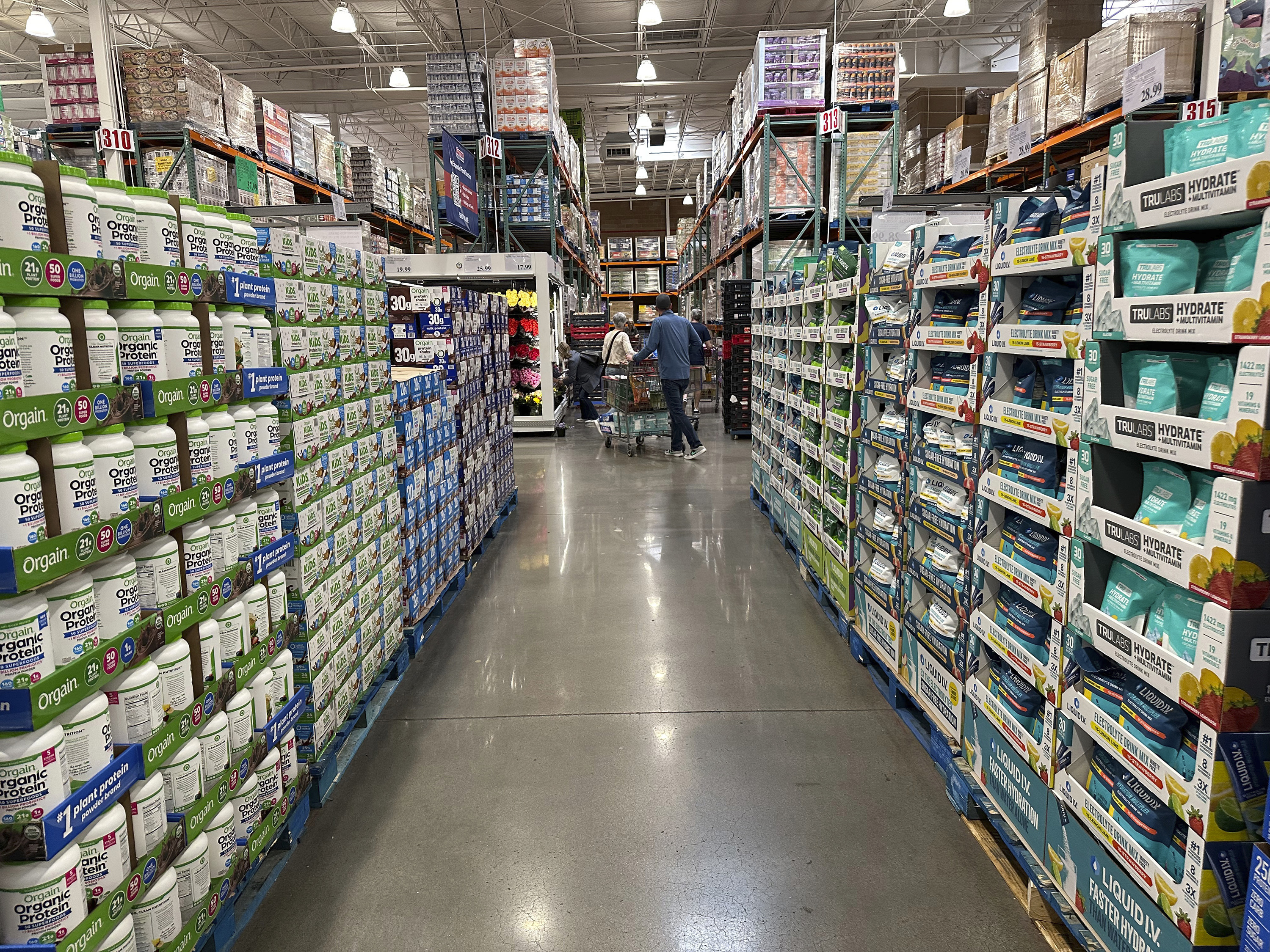 Икономиката на САЩ се свива с 0 5 годишно темпо от