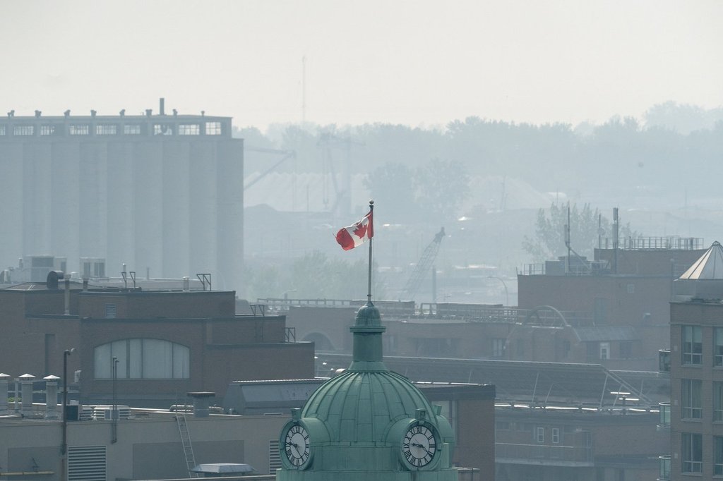 Лошото качество на въздуха подхранвано от пожари изгарящи през прериите