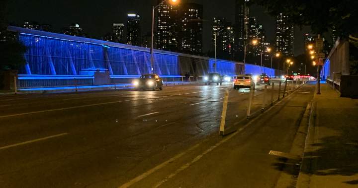 Десетилетие След като светещият воал на Торонто започна да живее