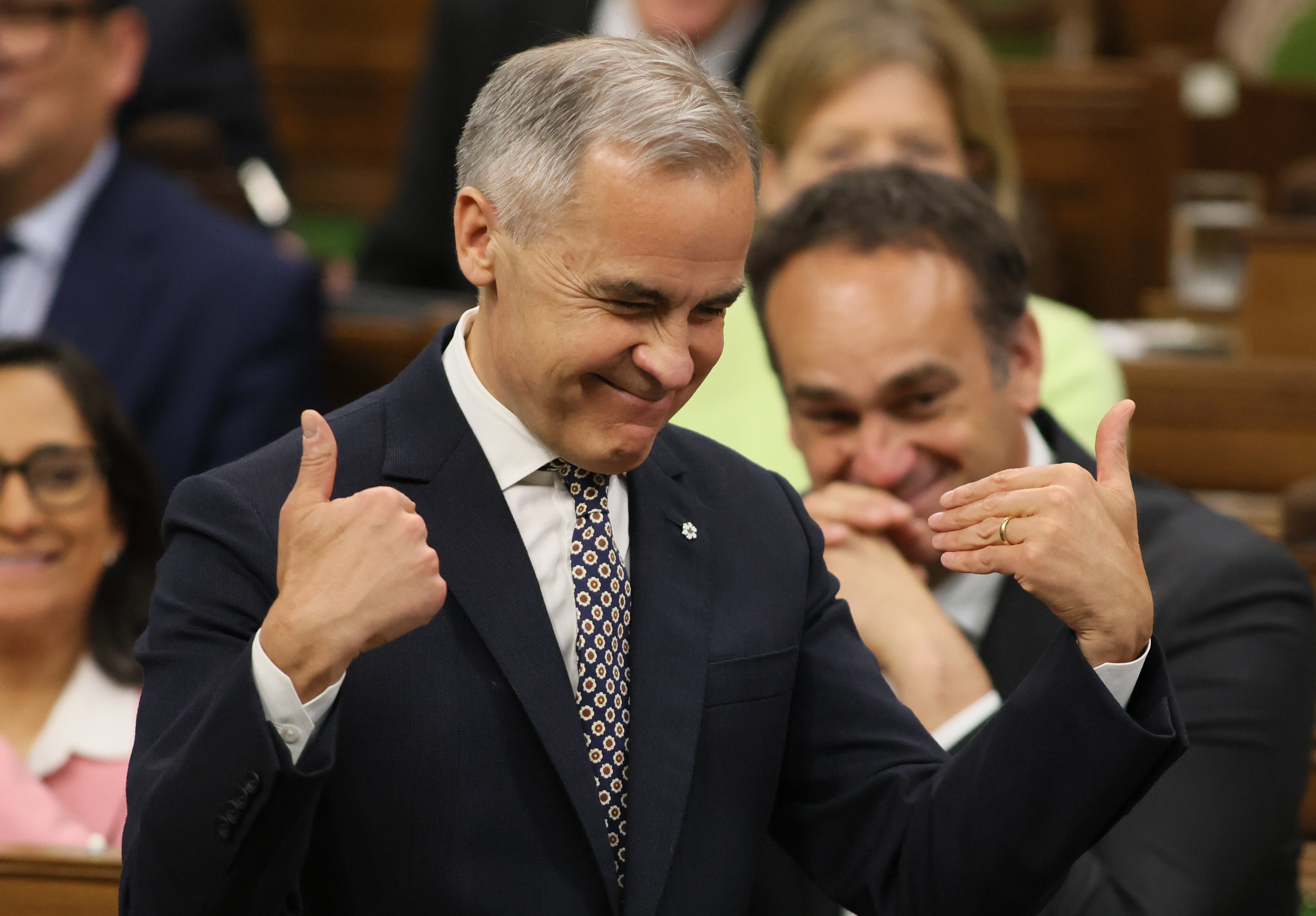 в миг който накара и двете страни на Камарата на