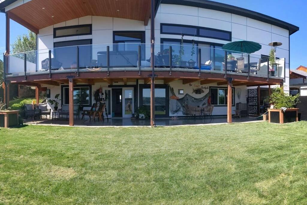 река Кембъл Б С двойка която е домакин на краткосрочен наем