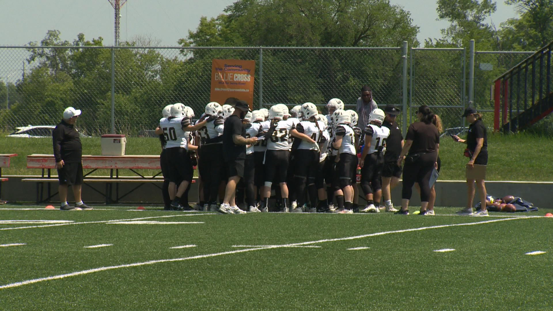 в средата на плейофния сезон страстта към футбола никога не