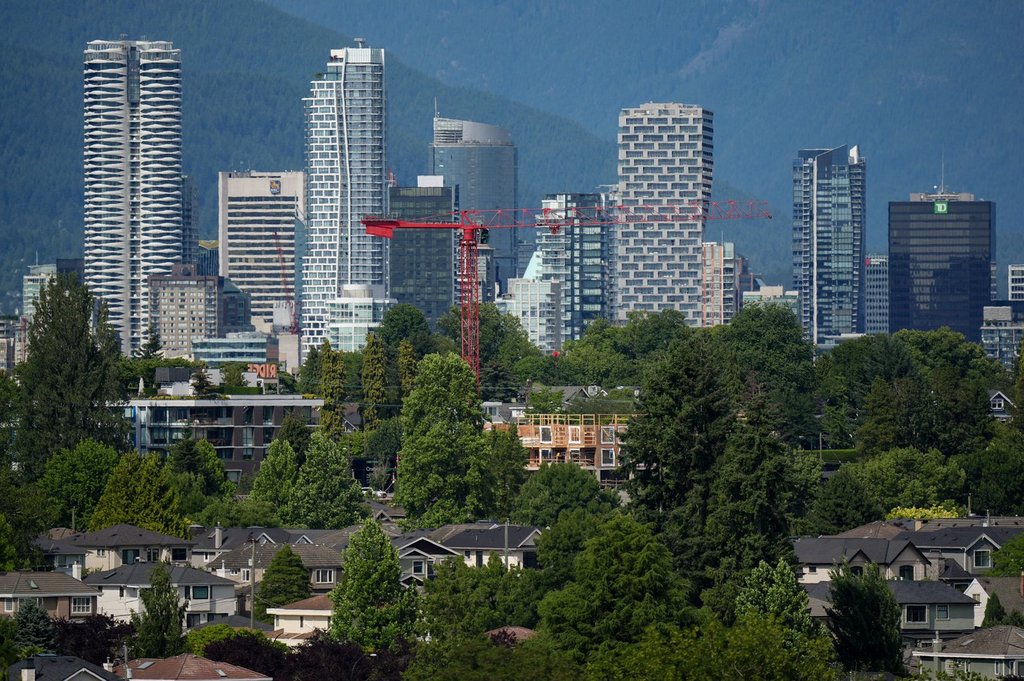 Canada’s weak condo market leaves potential house buyers ‘kind of stuck’