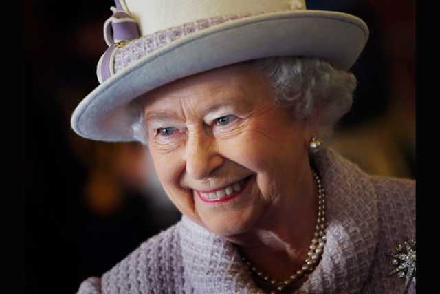 Funniest things the Queen and Royal Family got last year - image