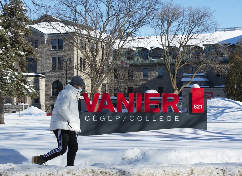Колежът Vanier се извинява след като е изправен пред критики
