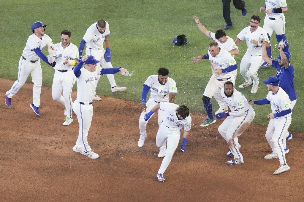 Торонто Сините Джейс са обърнали сезона си наоколо с изгарящ