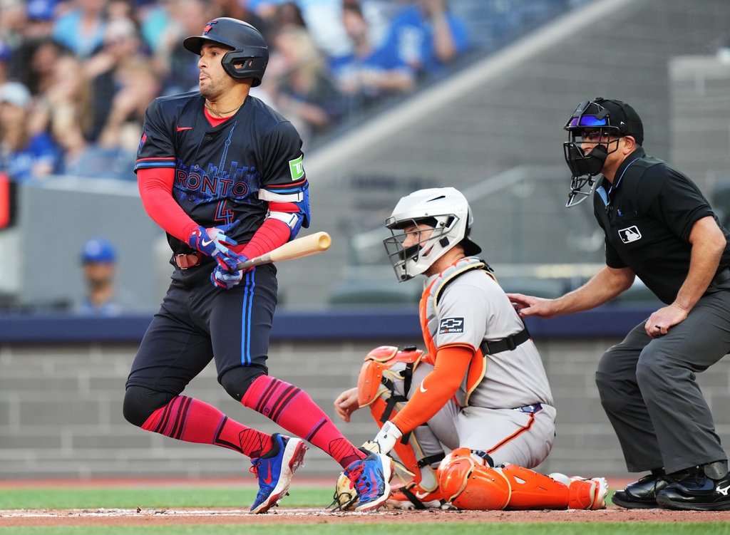 Торонто засилен от четирикратно секунда Крис Басит постави 6 1 3