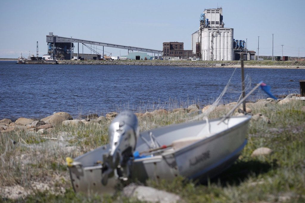 Research examines extending Port of Churchill shipping season via icebreaker