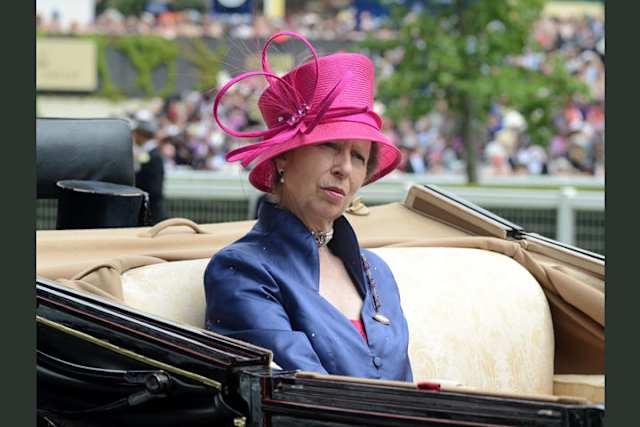 Funniest things the Queen and Royal Family got last year - image