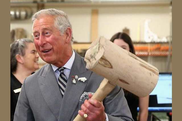 Funniest things the Queen and Royal Family got last year - image