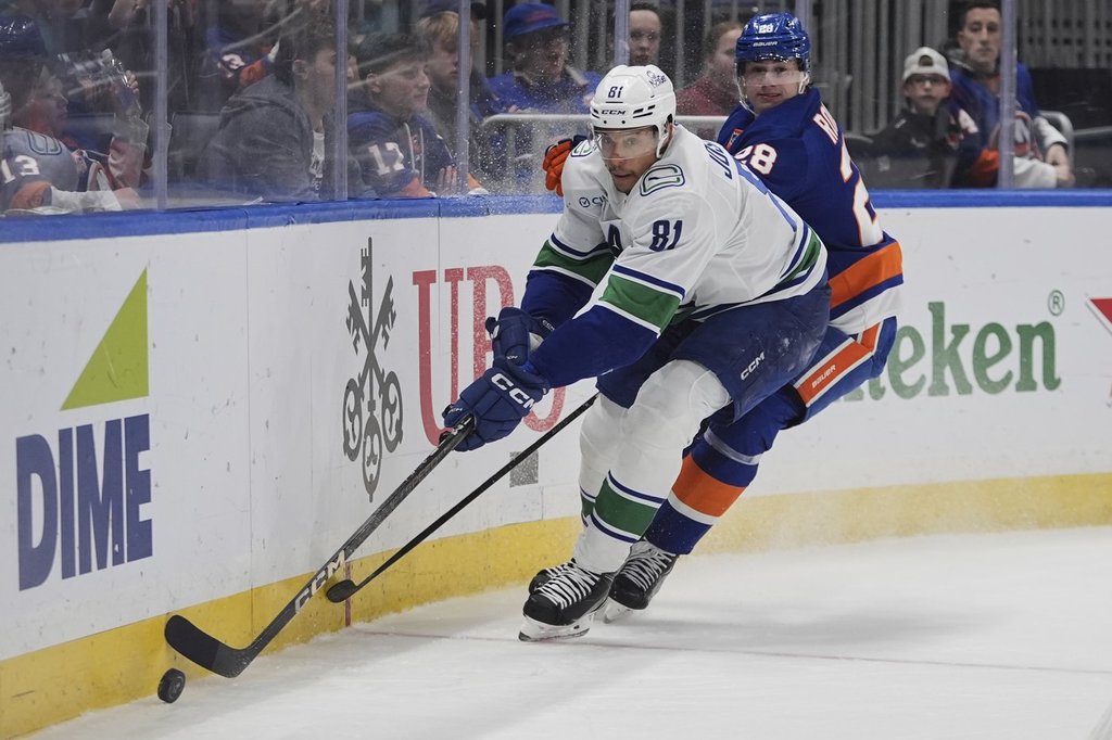 Торонто Maple Leafs в Торонто са придобили src