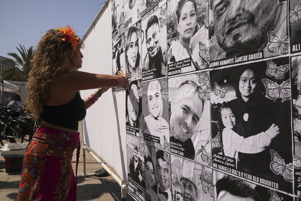 Имиграционните и митническите служители на служителите ще получат достъп до