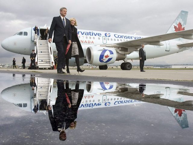 Naming the campaign plane: an election tradition - image