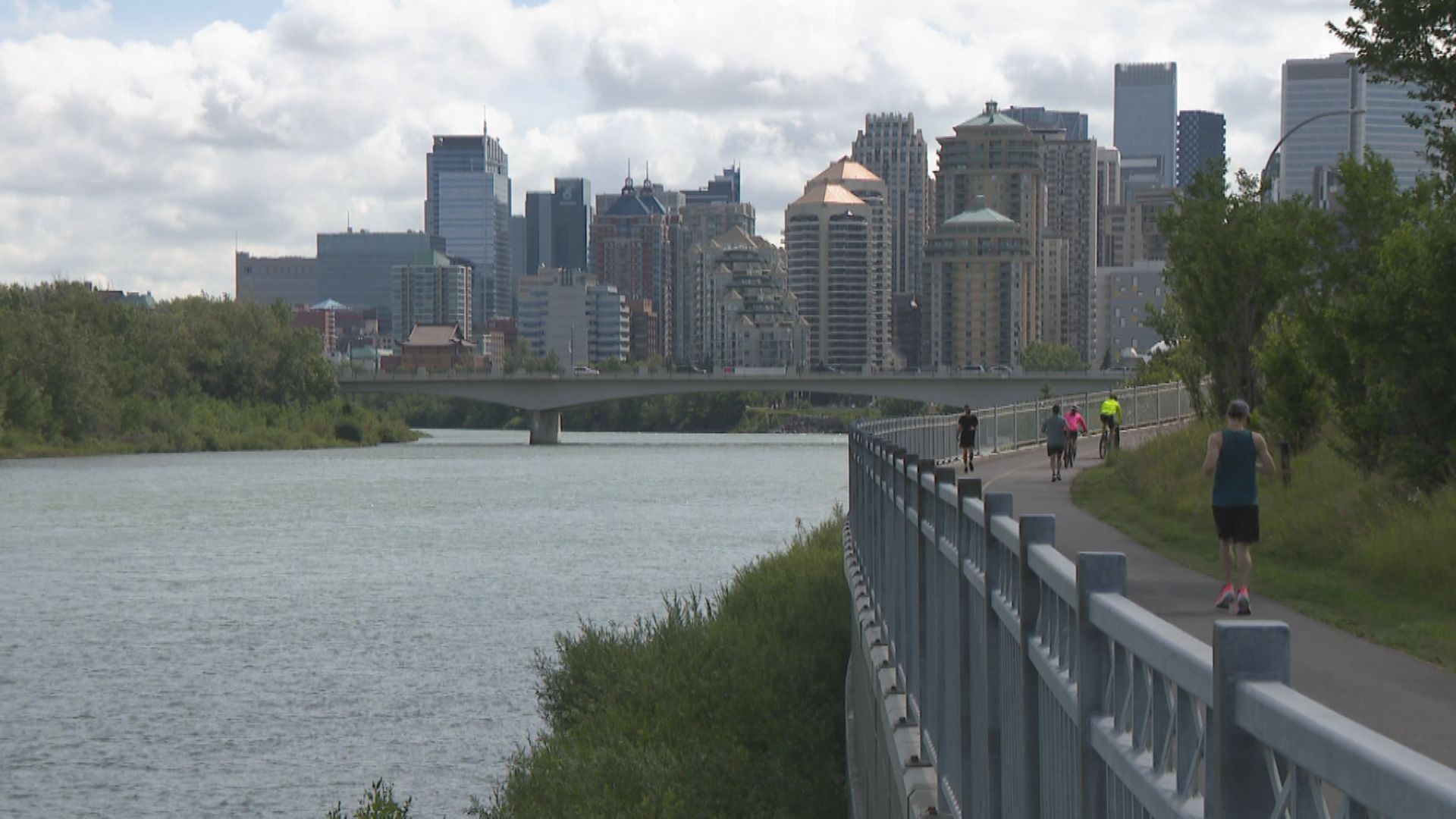 Няма планове в град Калгари за почистване на креозот от