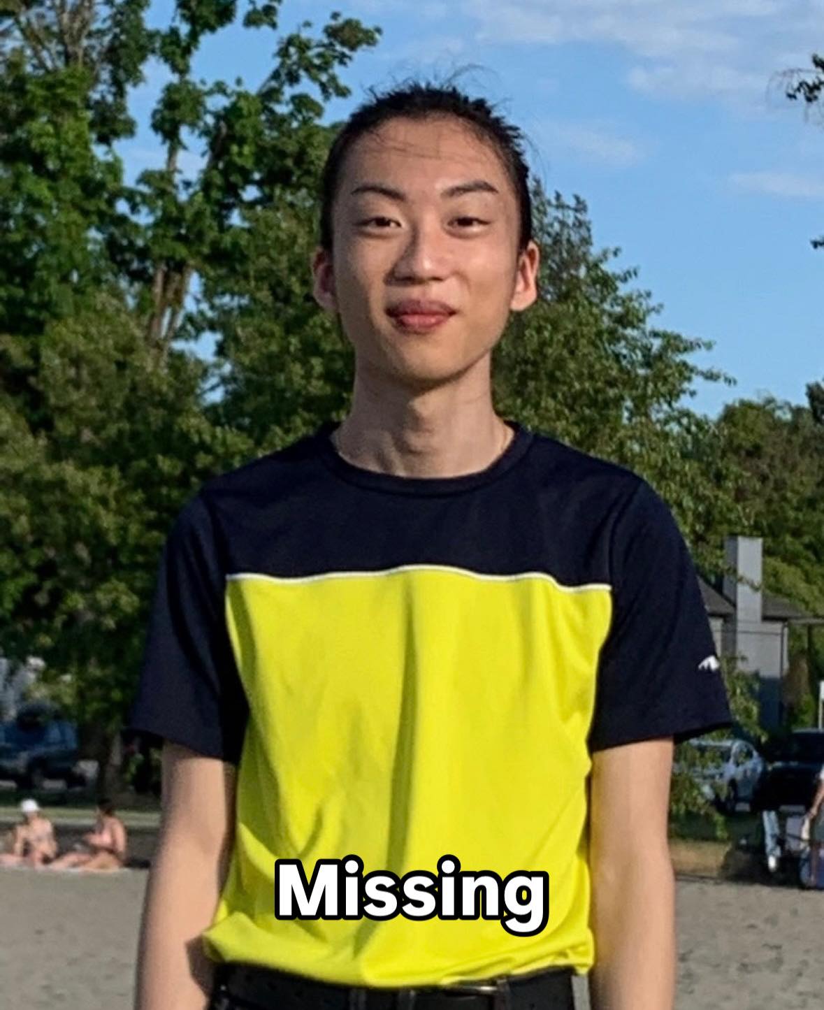 Squamish търсене и спасителни членове търсят млад мъж който за