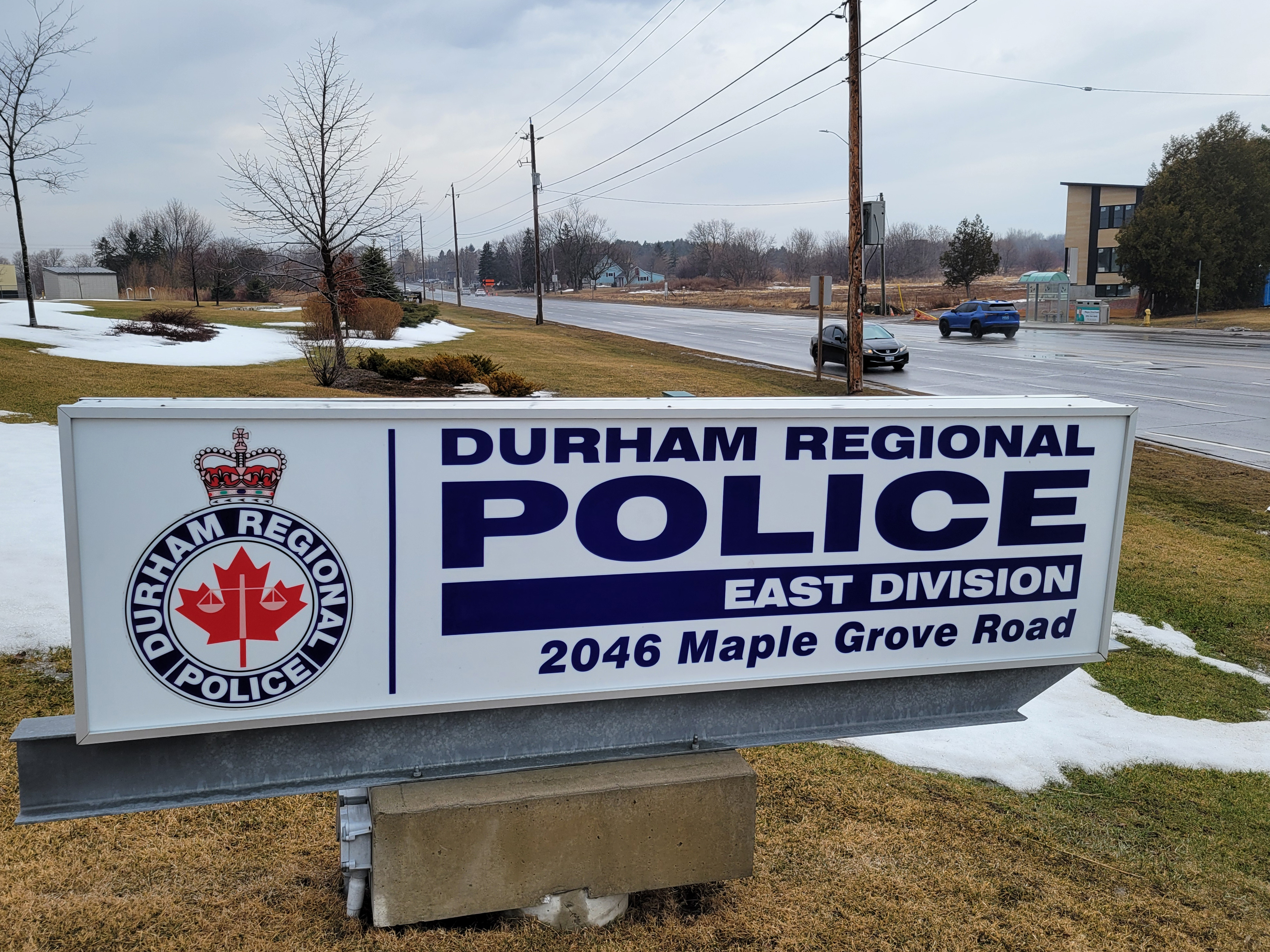 Полицията източно от Торонто разследват това което описват като насилствено