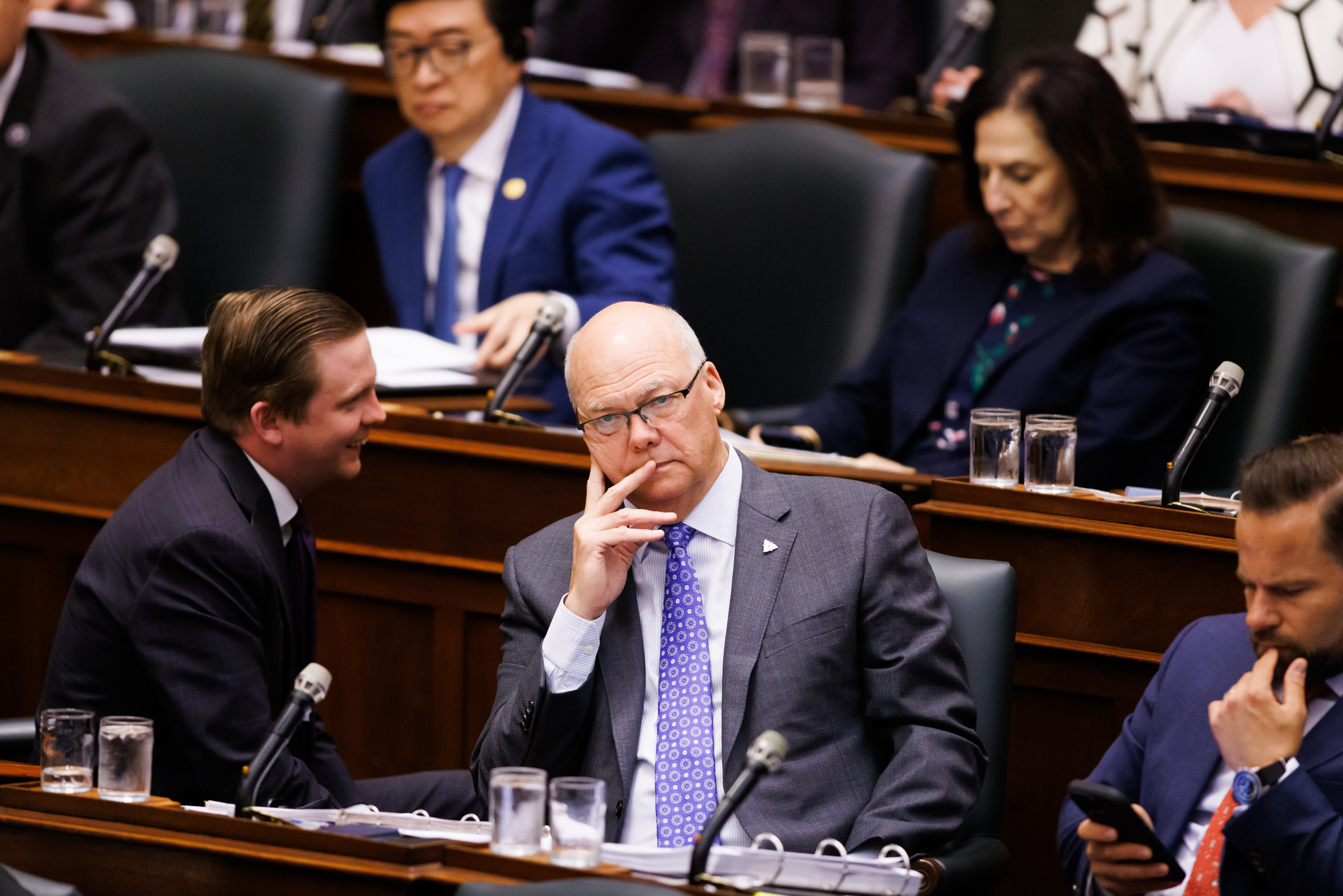 Правителството на Ford е изправено пред нарастващ натиск да изменя