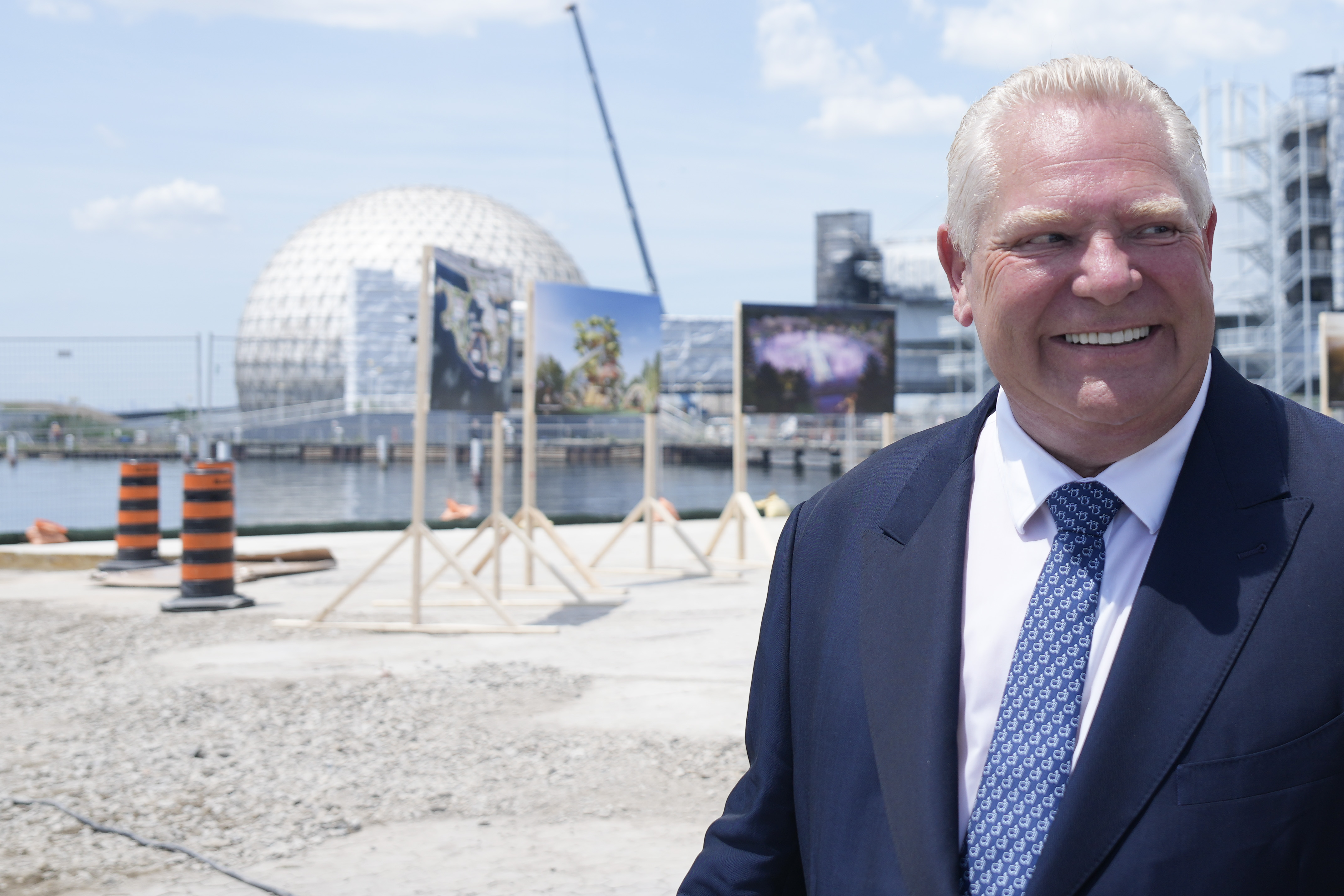 месеци след осигуряването на третото си правителство на мнозинството премиерът