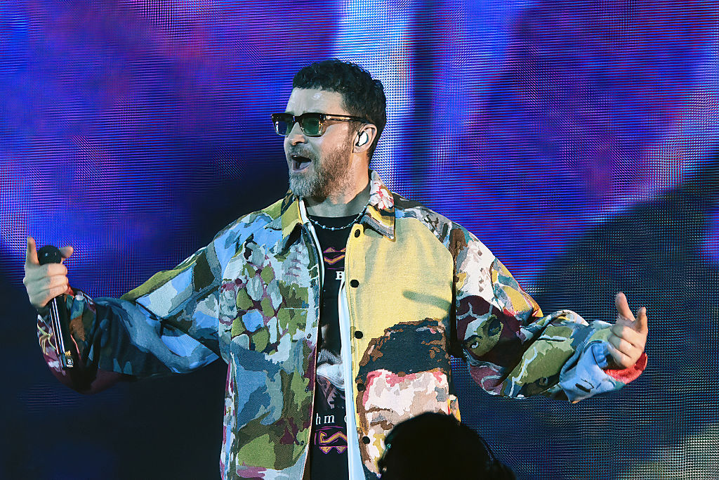 В последните дни на своето забравяне на утрешното турне Джъстин