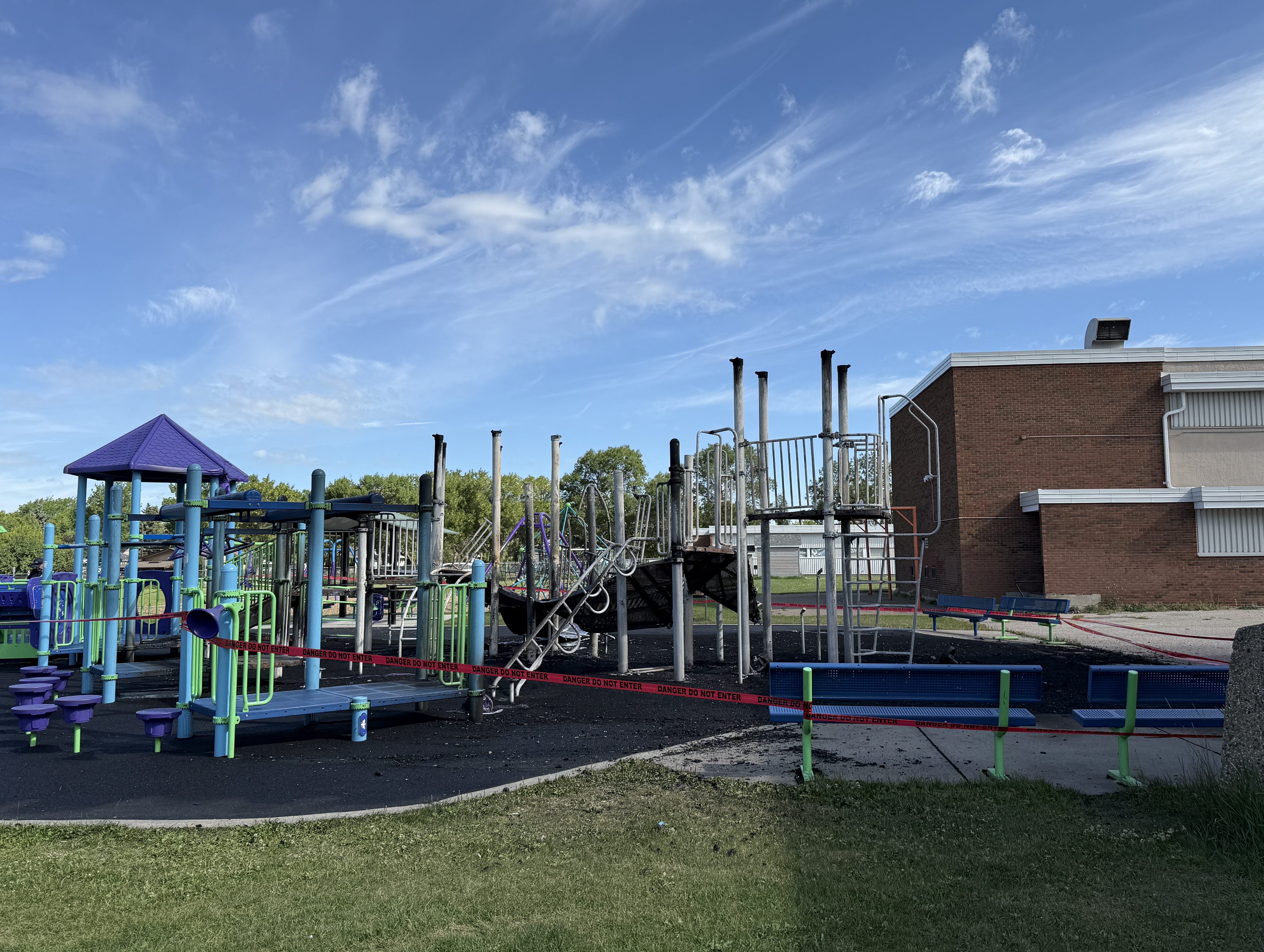 жителите на общността на Шербрук в Едмънтън се събудиха в