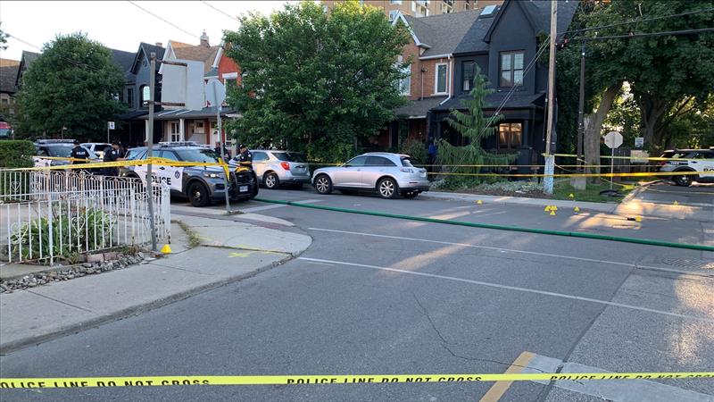 Торонто Полицията казва че мъж е загинал след стрелба във