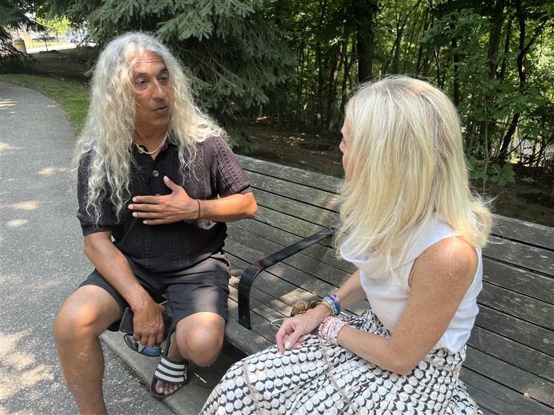 Бащата на 21 годишен Болтън Онт Човек оставен в кома след