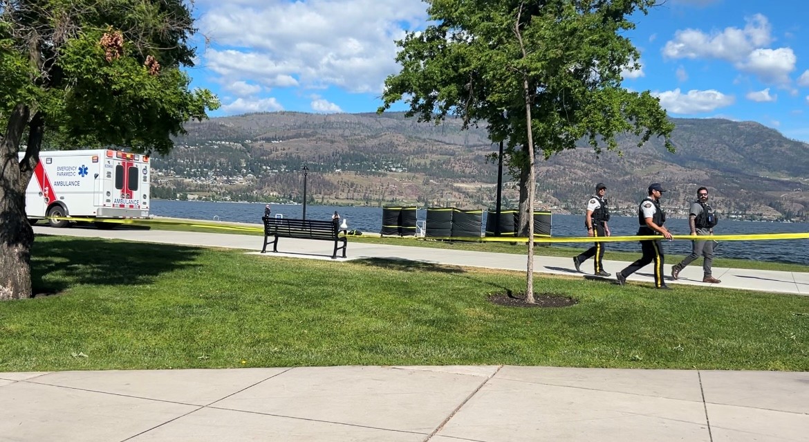 Оканаган езерото е огромен теглене за местните жители и посетителите