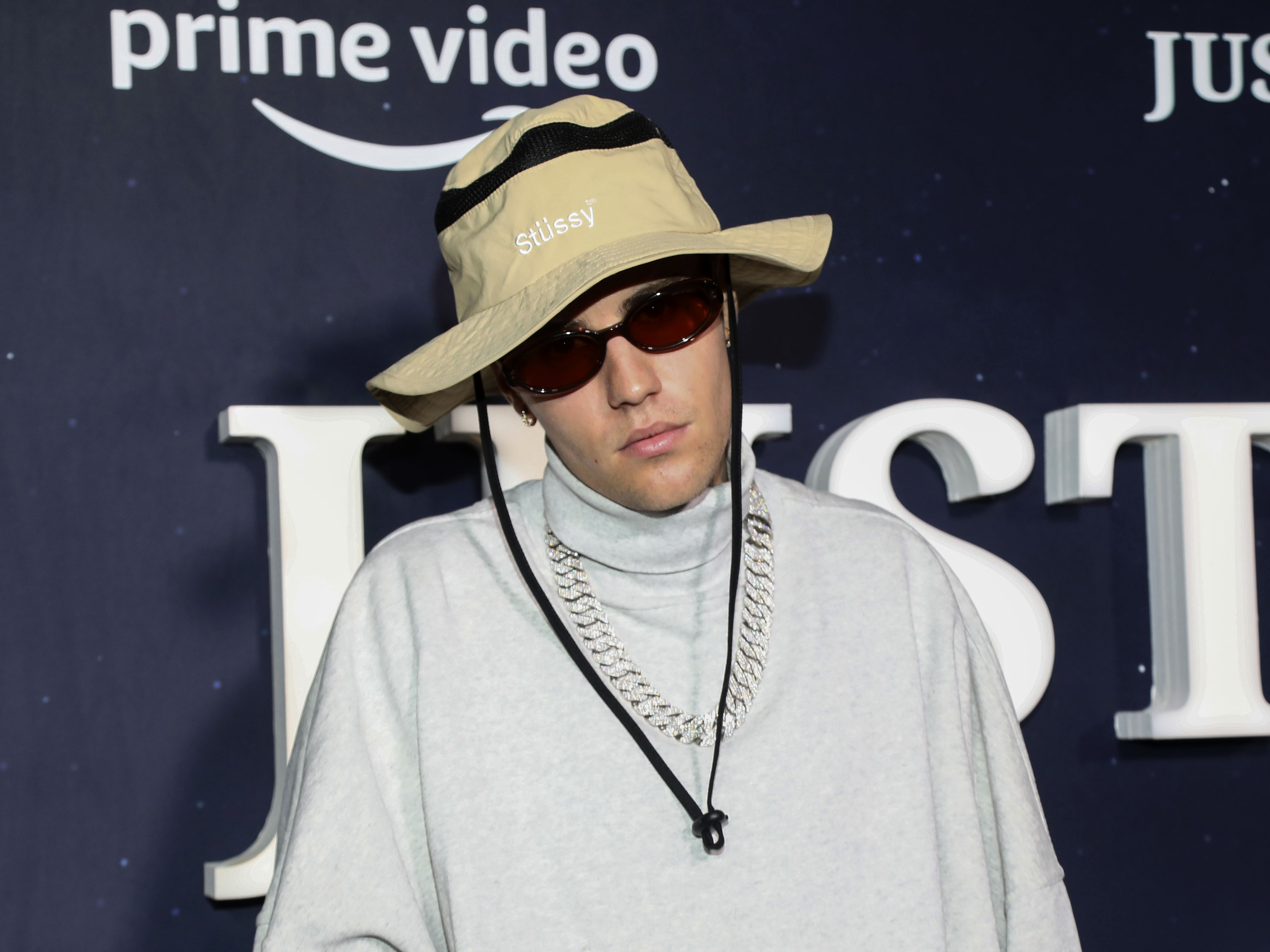 канадската поп икона Джъстин Бийбър изненада феновете си с Swag