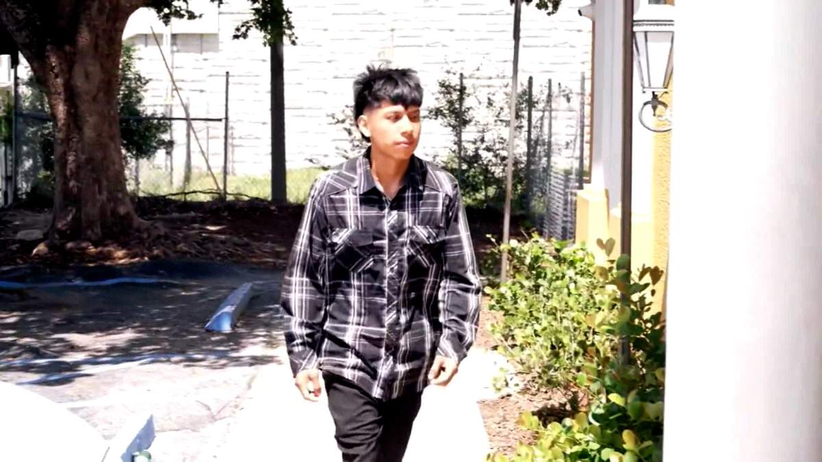 18-year-old detained by ICE told he had no rights, despite U.S. citizenship - image