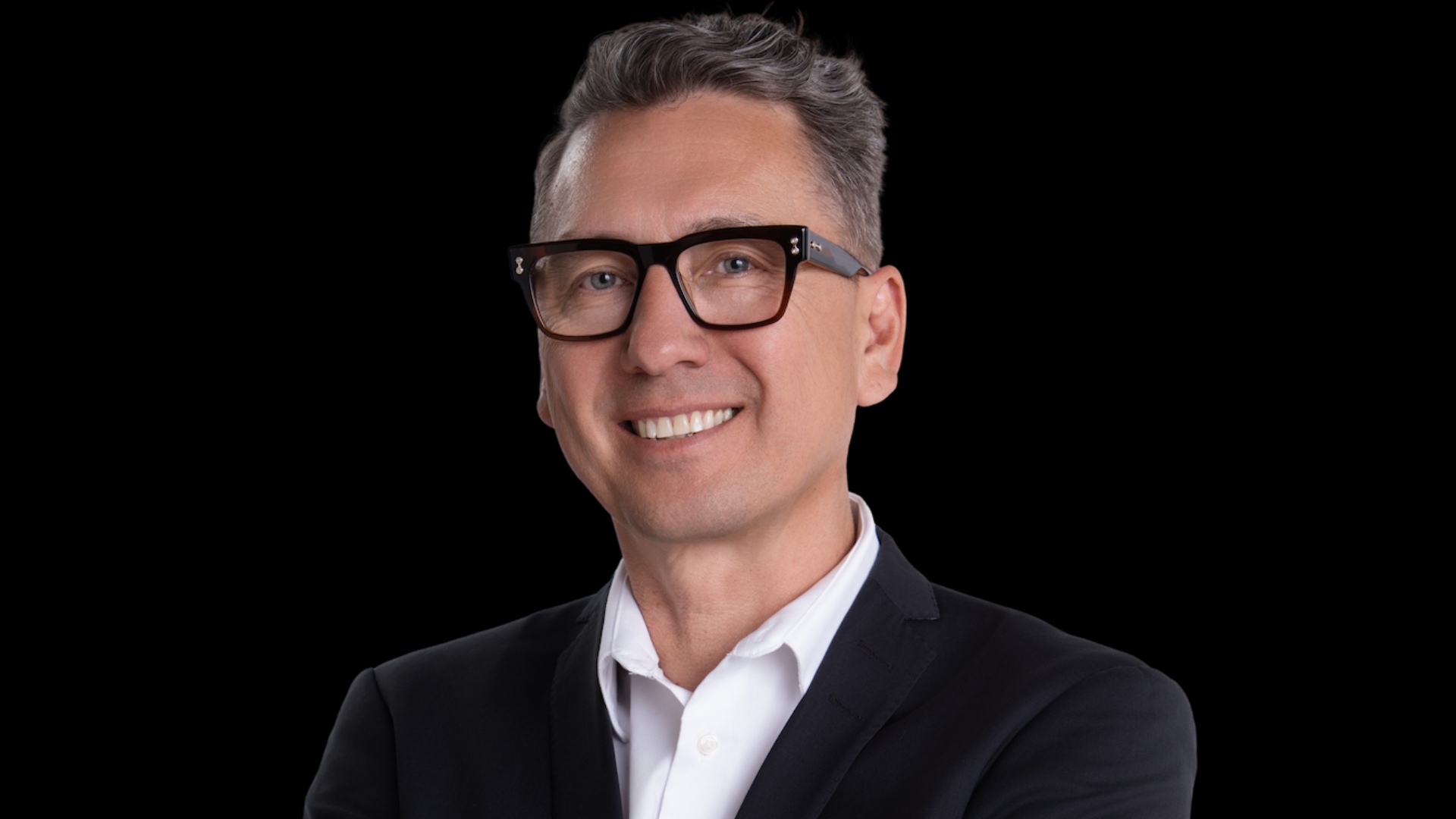 След четири години като жител навън който гледа бившият градски