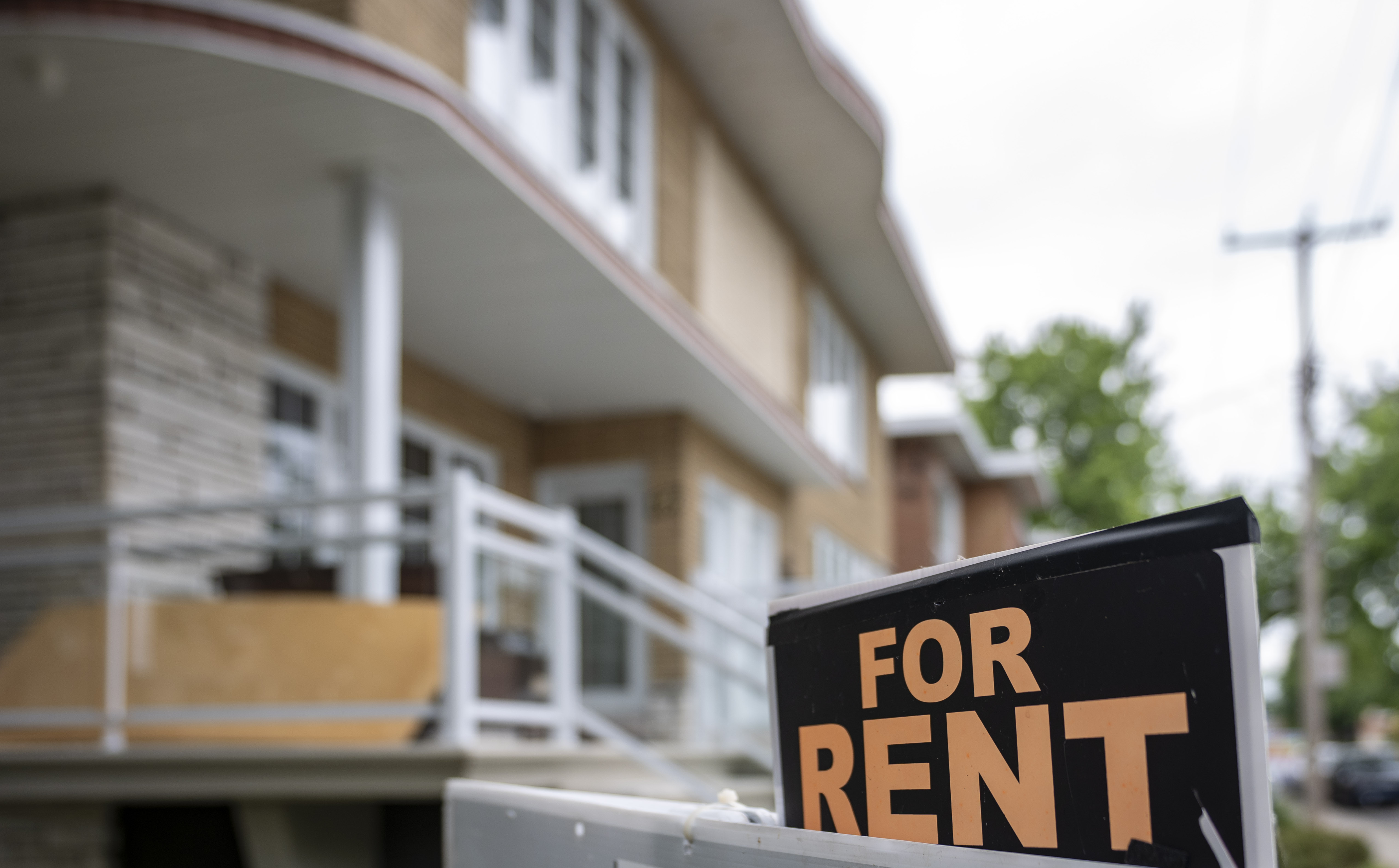 Rents in Canada fall for 9th straight month, still above 2022 levels