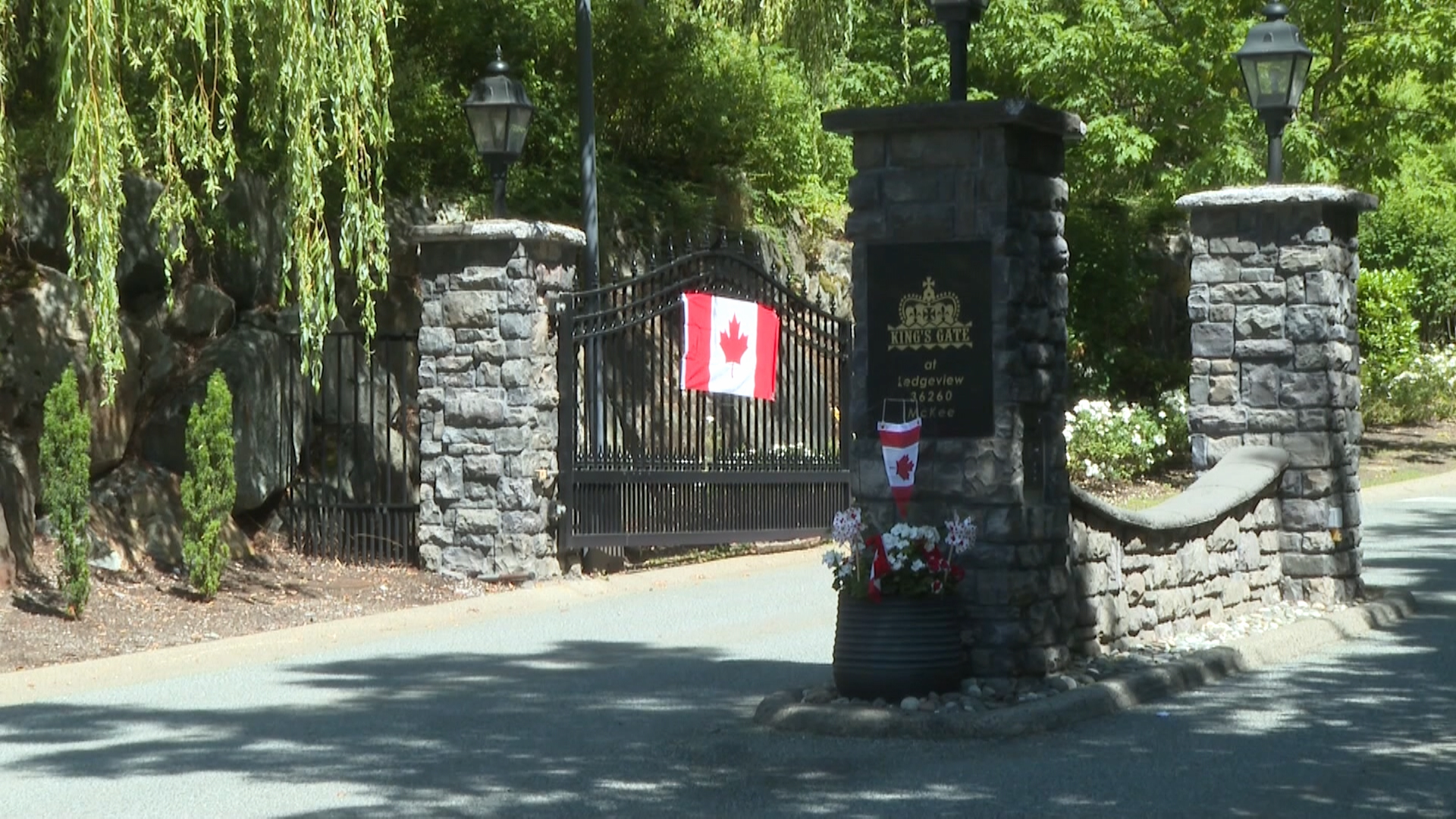 Разследващите за убийства смятат че смъртта на двама 80 годишни в