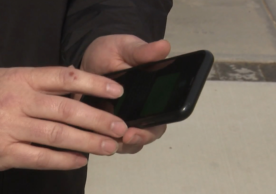 Calgary police are issuing a public warning about a text message scam seeking payment of fake parking or photo radar tickets.