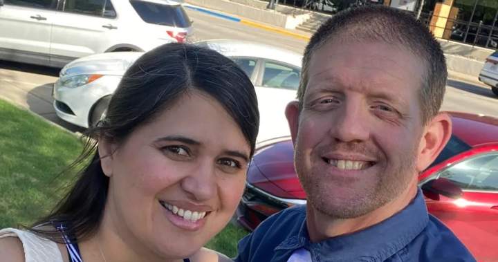 Полицията търси заподозрян в смъртта на двойка за която разследващите