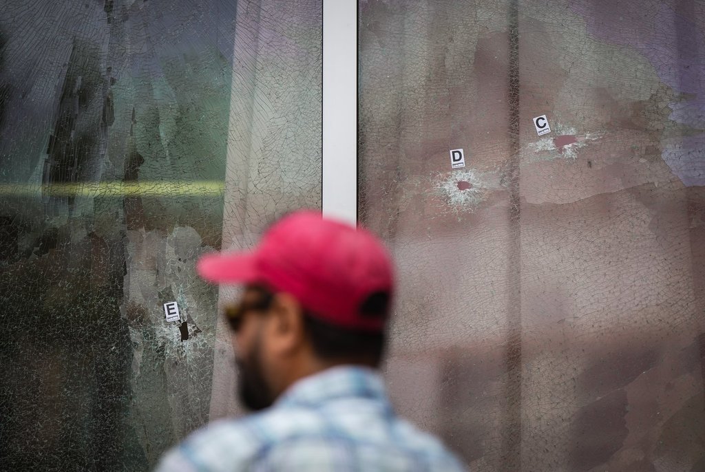 Сури Британска Колумбия полицията разследва третата стрелба в кафенето на