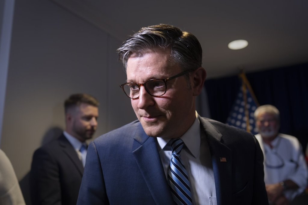 House Republicans схващаха късно в четвъртък за да формулират отговор