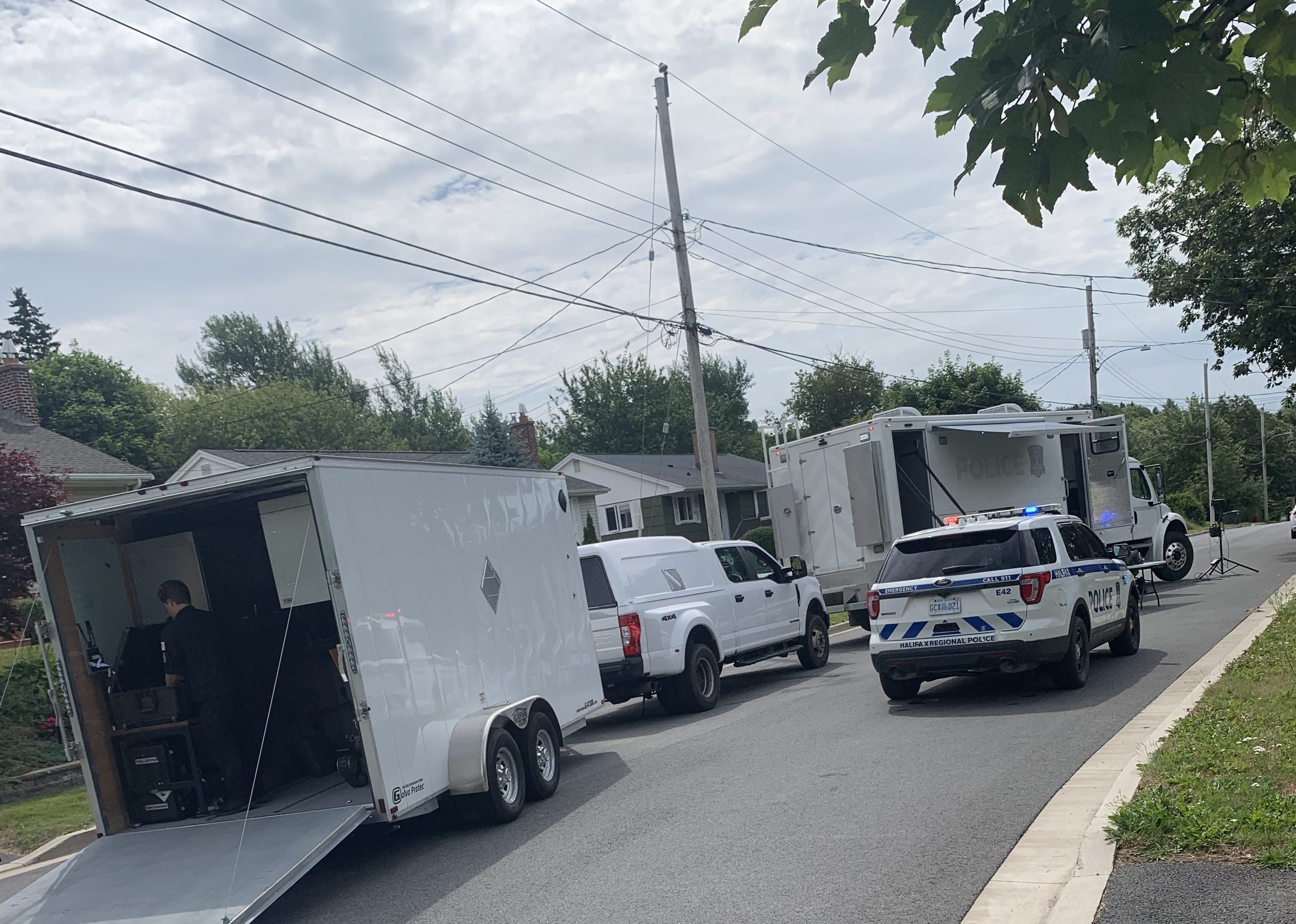 двамата съквартиранти които живеят в Дартмут Ню Йорк дом където