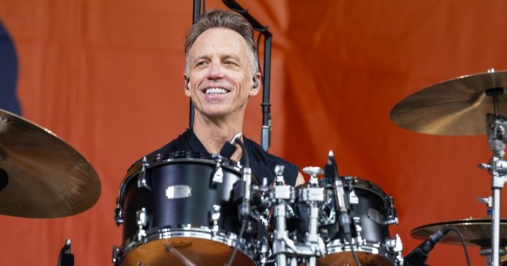 барабанистът на Pearl Jam Мат Камерън каза в понеделник че