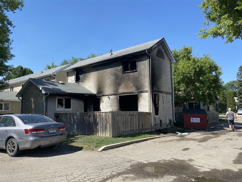 ранен сутрешен пожар в Реджина изпрати четирима възрастни и двама