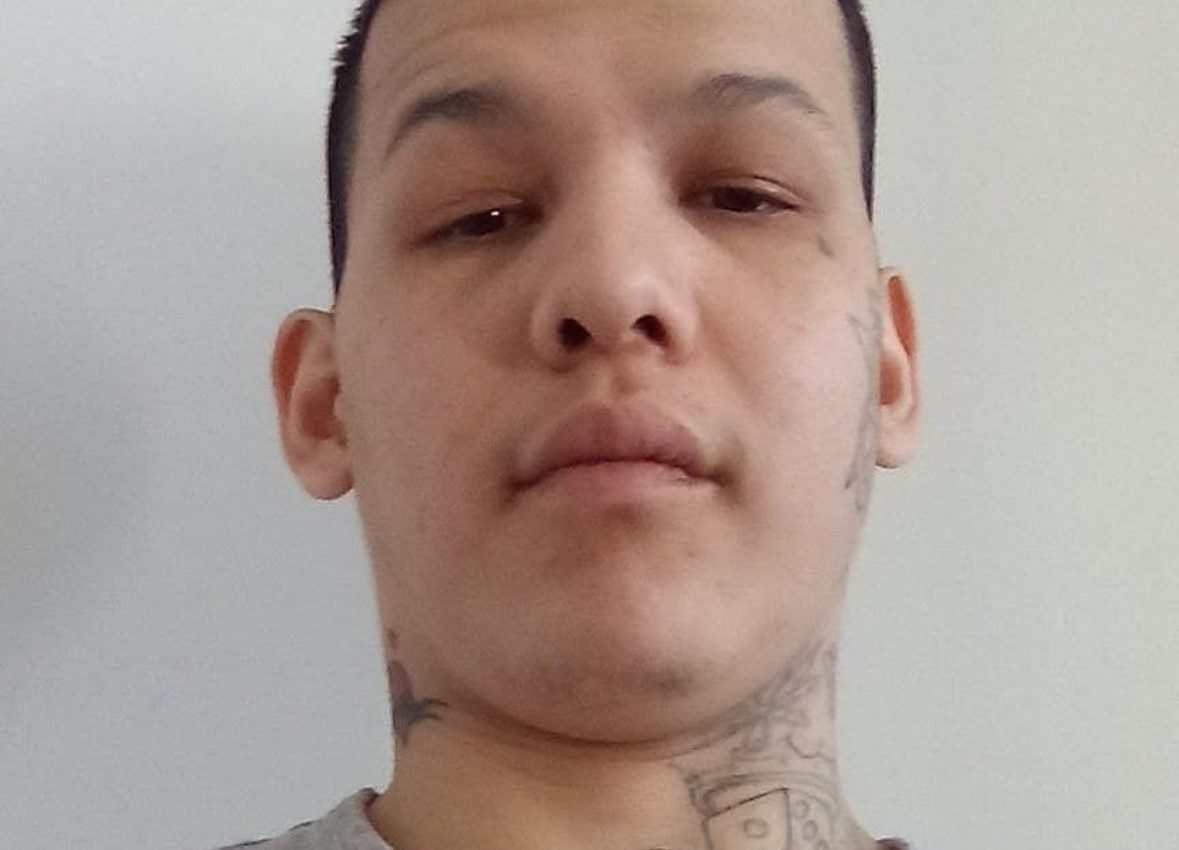 Manitoba RCMP е нащрек за мъж който избяга от попечителството