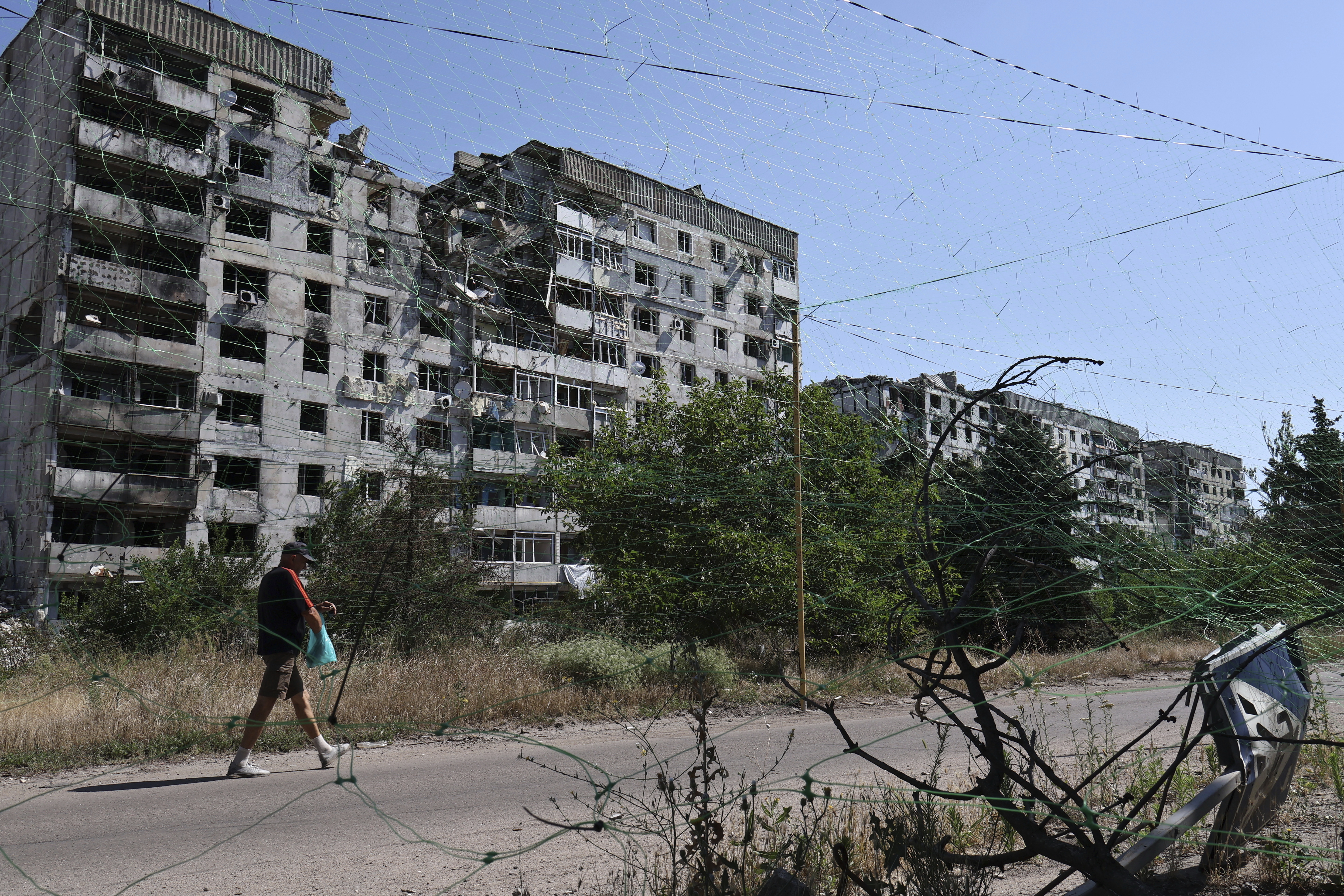 Руските оръжия забиха четири украински града през нощта от вторник