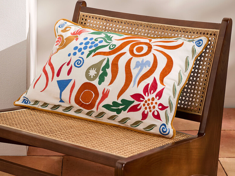 The Curator: 9 small summer décor swaps that insta