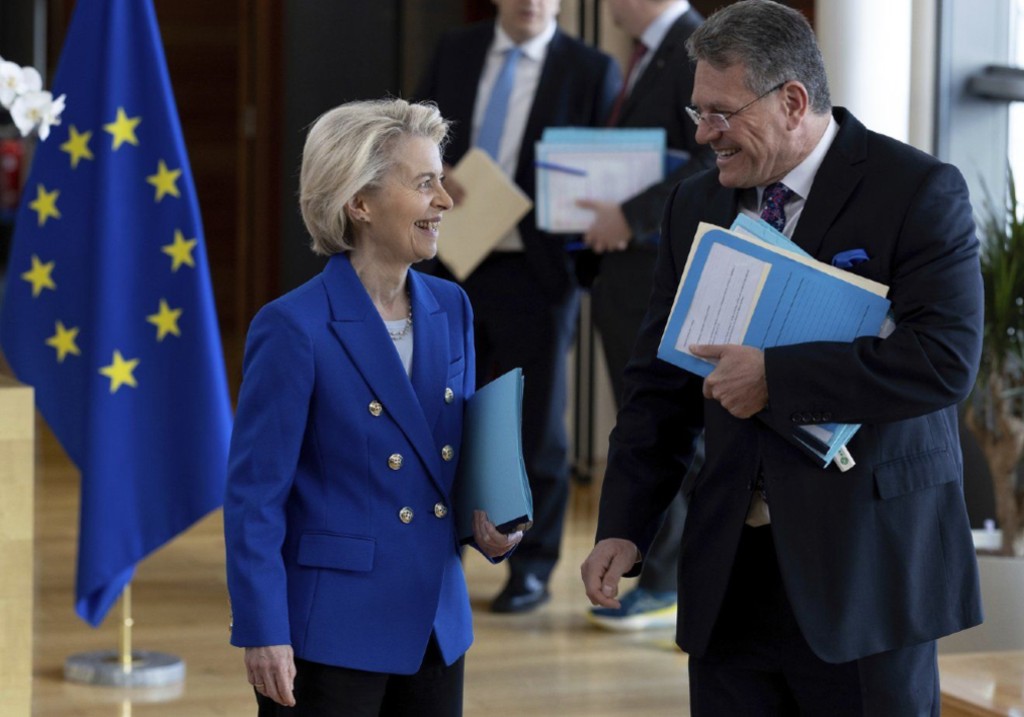 ЕС ще спре отмъстителните тарифи за американските стоки планирани да