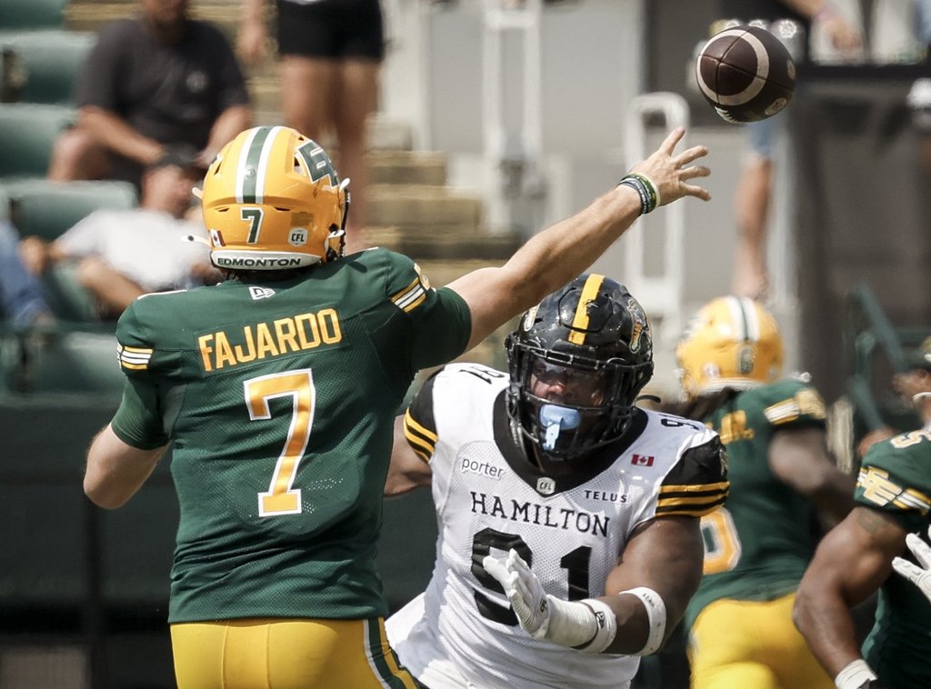 преди две седмици защитникът на Едмънтън Елкс Коди Фахардо се