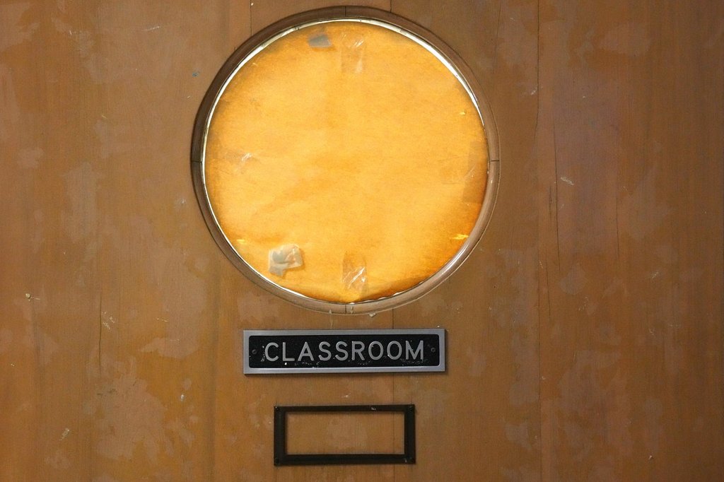 Арбитър на Онтарио е постановил че учител в гимназията в