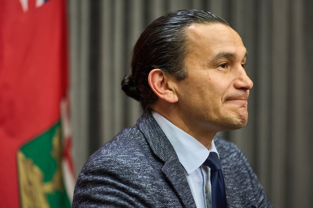 Комисарят по етика на Манитоба изчисти премиера Wab Kinew от