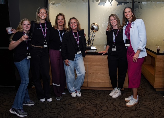 Rogers Arena беше домакин на първи в петък вечер Играта