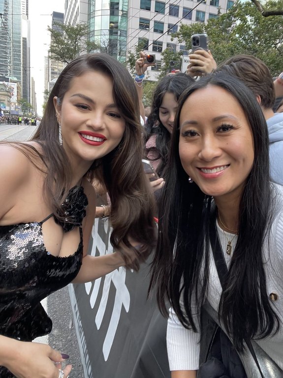 Светлини, камера, марки: Феновете на TIFF се чувстват изтръгнати, когато червените килими отиват корпоративни 