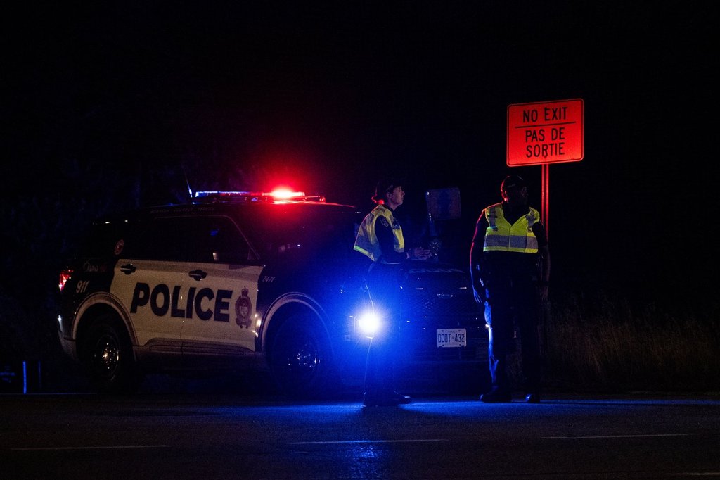 Отава фелдшери казват че мъж е загинал след малкия самолет